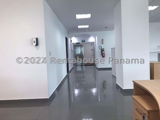 Convenient Commercial Office